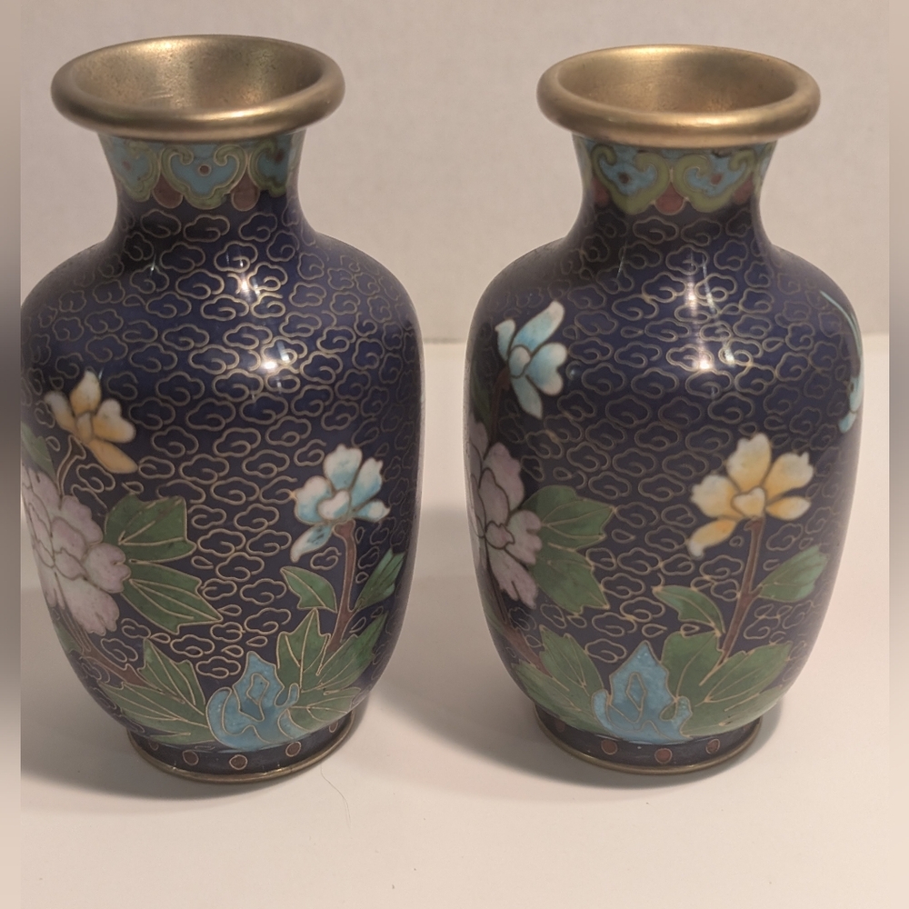 Two Vintage Antique CHINESE CLOISONNE Floral Decorations Bowl Censer Vase.